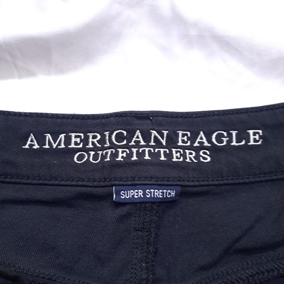 American Eagle | Black midi super stretch women's shorts - Picture 3 of 6